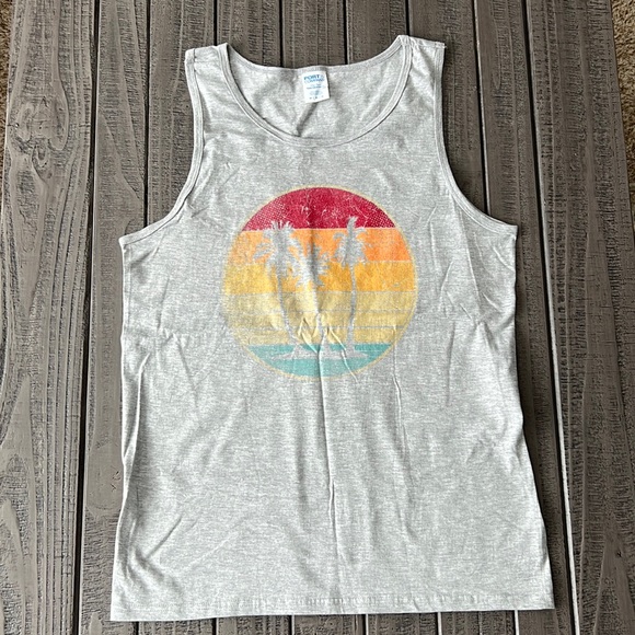 NWOT Beach and palm tree tank top - Picture 1 of 4